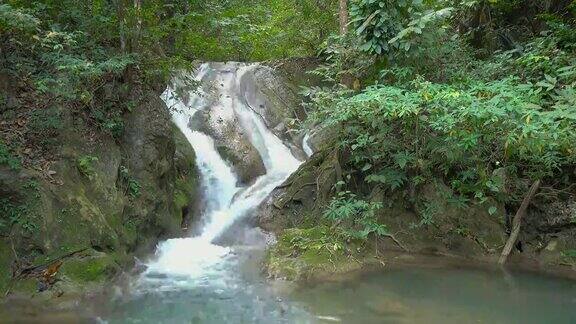 泰国北碧国家公园的四面瀑布