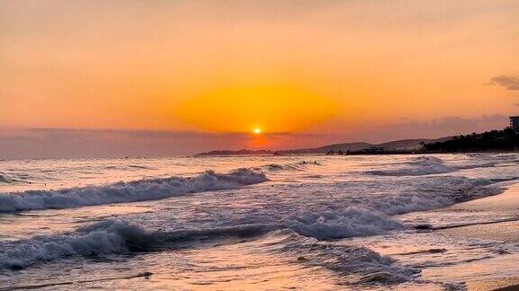 地中海上美丽的日落