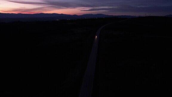 夜间驾驶-鸟瞰图