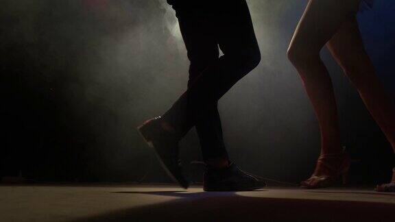 舞者的脚