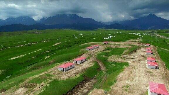 中国新疆天山草原鸟瞰图