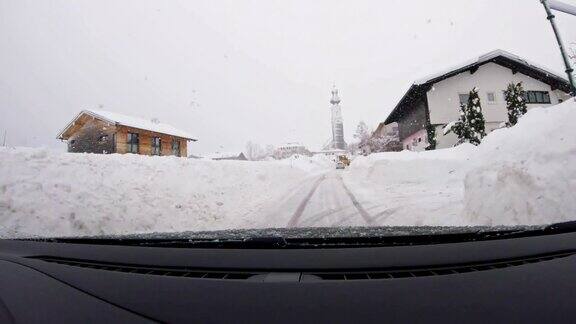 汽车观点:在奥地利的道路上在冬天