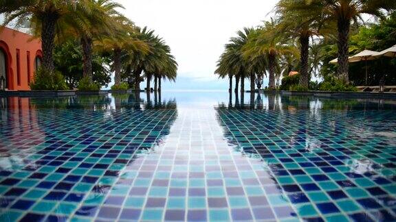 酒店度假村的游泳池