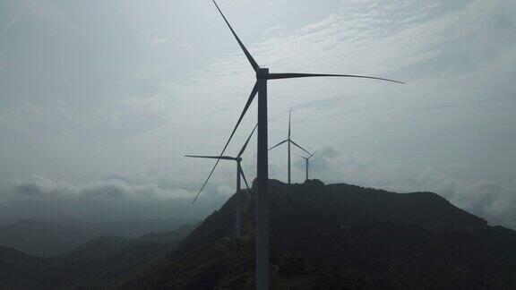 偏远山区的风力发电站
