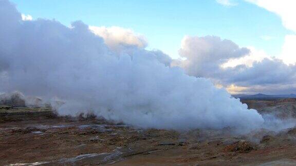 位于冰岛雷克雅内斯半岛的地热区Gunnuhver火星景观