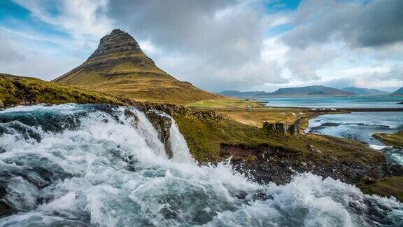 冰岛的Kirkjufell山和Kirkjufellfoss-Snaefellsnes半岛