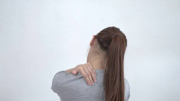 亚洲女性肩颈疼痛