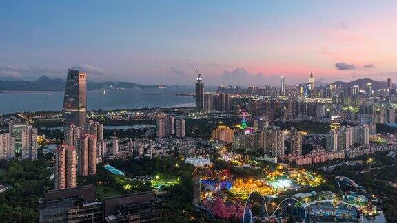 Shenzhen后海金融区从黄昏到夜晚的延时中国深圳