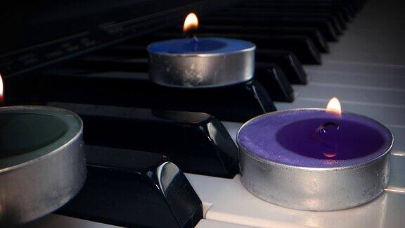 乐器钢琴键盘蜡烛