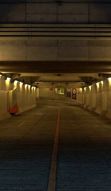 地下停车场的入口