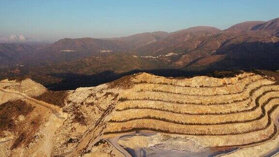 鸟瞰图的石膏采石场在克里特岛海岸希腊