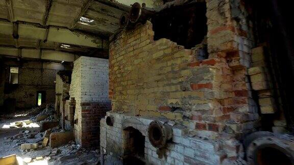 废弃和毁坏的旧锅炉房
