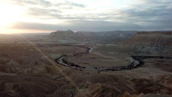 以色列内盖夫沙漠上空的鸟瞰图