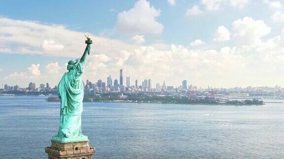 自由女神像曼哈顿空中俯瞰纽约市中心无人驾驶飞机纽约