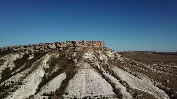白岩是俄罗斯克里米亚的一个悬崖鸟瞰图