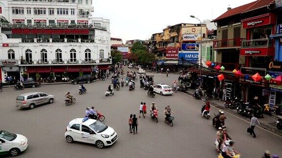 越南河内一条繁忙街道上的交通