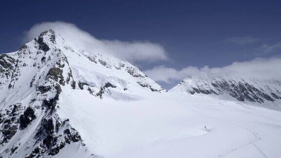 淘金-靠近山顶的瑞士少女峰