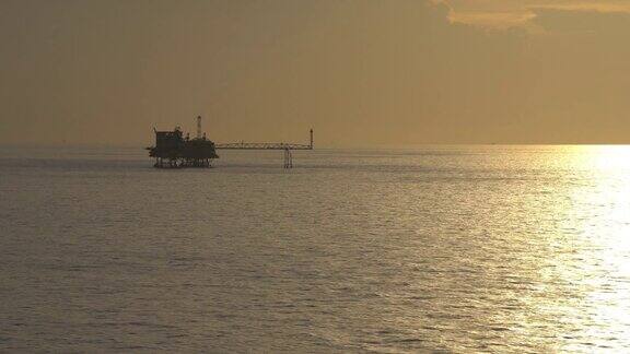 海上石油生产平台的轮廓