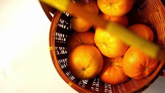 顶视图篮子的橘子
