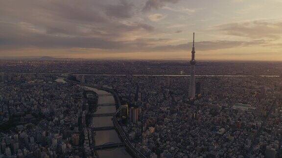 戏剧性的黎明拍摄的东京城市景观日本