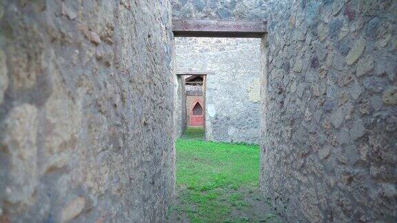 意大利庞贝考古公园毁坏的一扇门