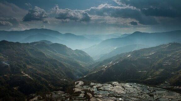 中国的山地和梯田景观光线