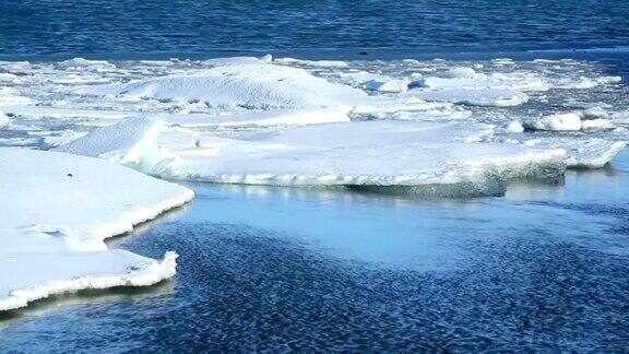 全球变暖在冰岛冰川环礁湖Jokulsarlon