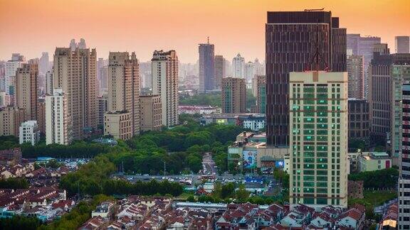 日落时间上海城市景观贫民窟屋顶全景4k时间的中国