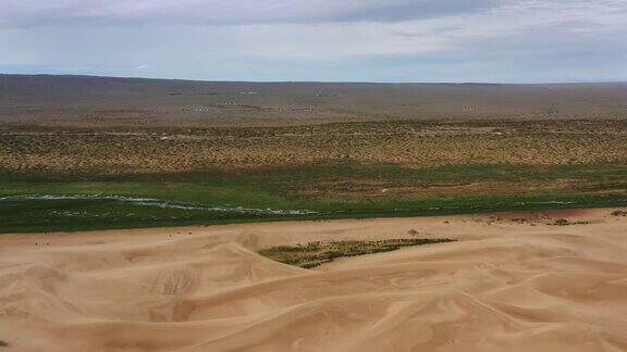 蒙古戈壁沙漠的沙丘鸟瞰图