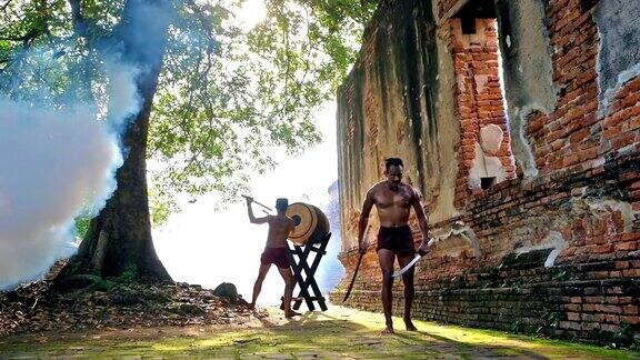 泰国剑客圣舞表演在老城-联合国教科文组织世界历史名城战争的战斗感欢迎来到泰国概念泰国的文化