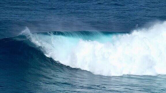 强大的海浪