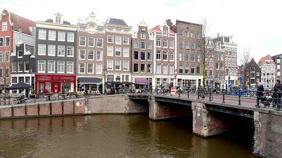 阿姆斯特丹运河自行车和自行车游艇救生艇