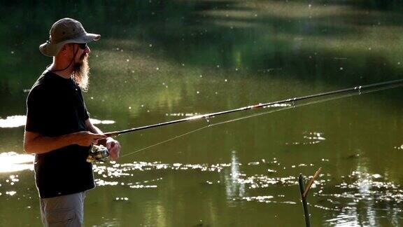 渔夫在湖