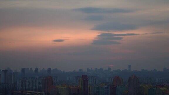 日落时分的基辅城市景观乌克兰舒适的城市