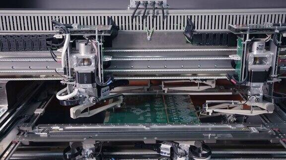 一种用于制造计算机用印刷电路板的复杂装置