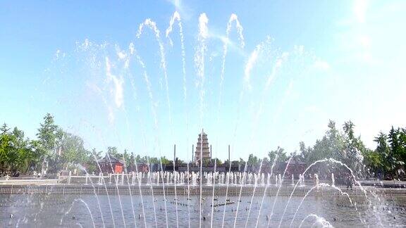 西安大雁塔北广场音乐喷泉FountainagainstBigWildGoosePagoda