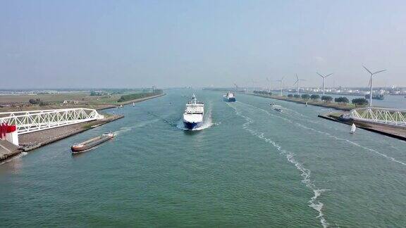 鹿特丹港加兰卡纳尔渡轮的时间流逝