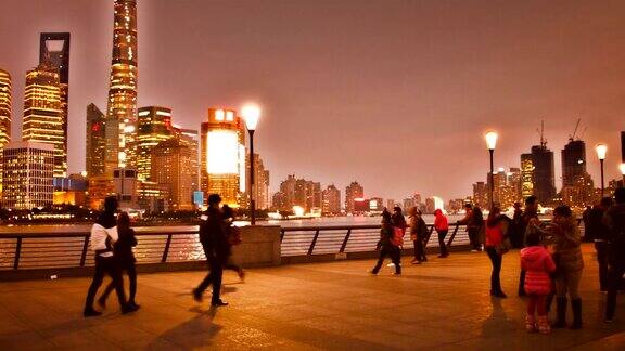 上海河畔