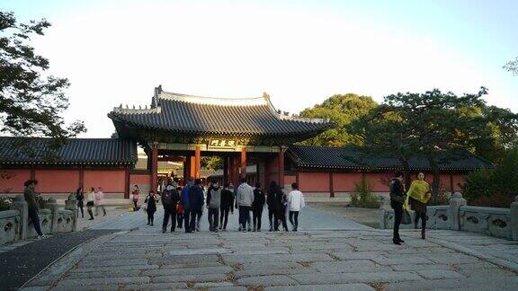 时间流逝韩国首尔昌德宫挤满了人