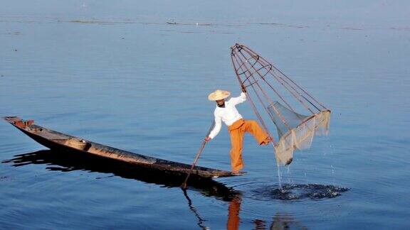 缅甸茵莱湖的传统缅甸渔民