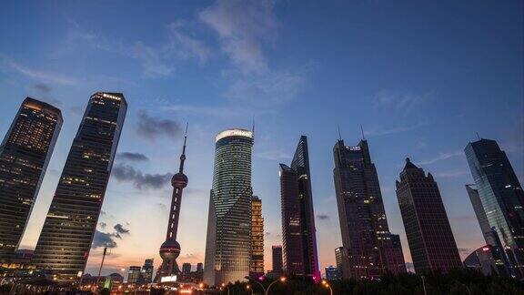 上海金融区地标白天到晚上