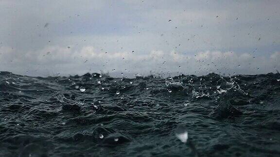 慢动作海洋雨