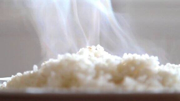 白蒸米饭加烟熏