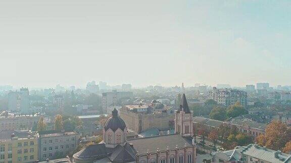 乌克兰敖德萨的老城大雾弥漫的早晨