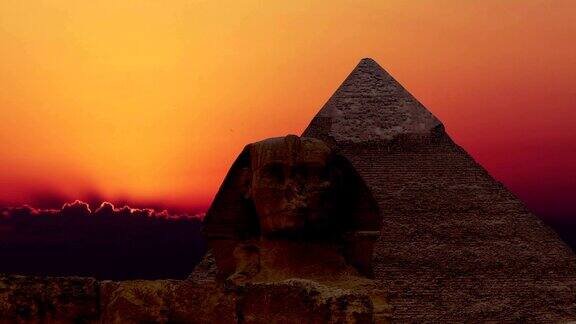 间隔拍摄胡夫和斯芬克斯金字塔上的日出吉萨埃及v.3