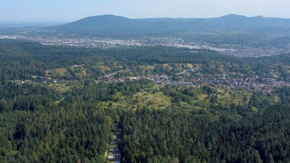 巴登-巴登附近的黑森林鸟瞰图