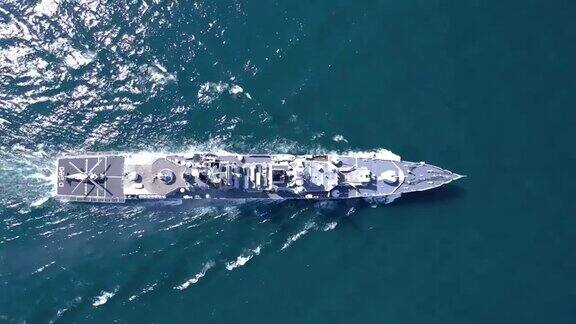 鸟瞰图的海军舰艇战舰战舰军事舰艇弹性和武装的武器系统虽然军备在部队运输支持海军舰艇军事海洋运输