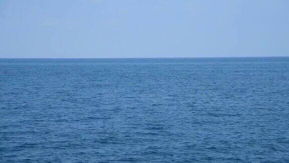美丽的蓝色的大海