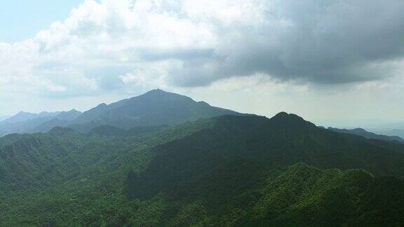 4K高山观五分山多云天山美丽的风景