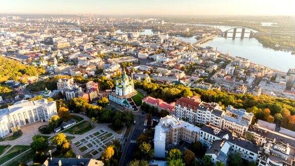 日出时分基辅老城的空中坍塌基辅乌克兰